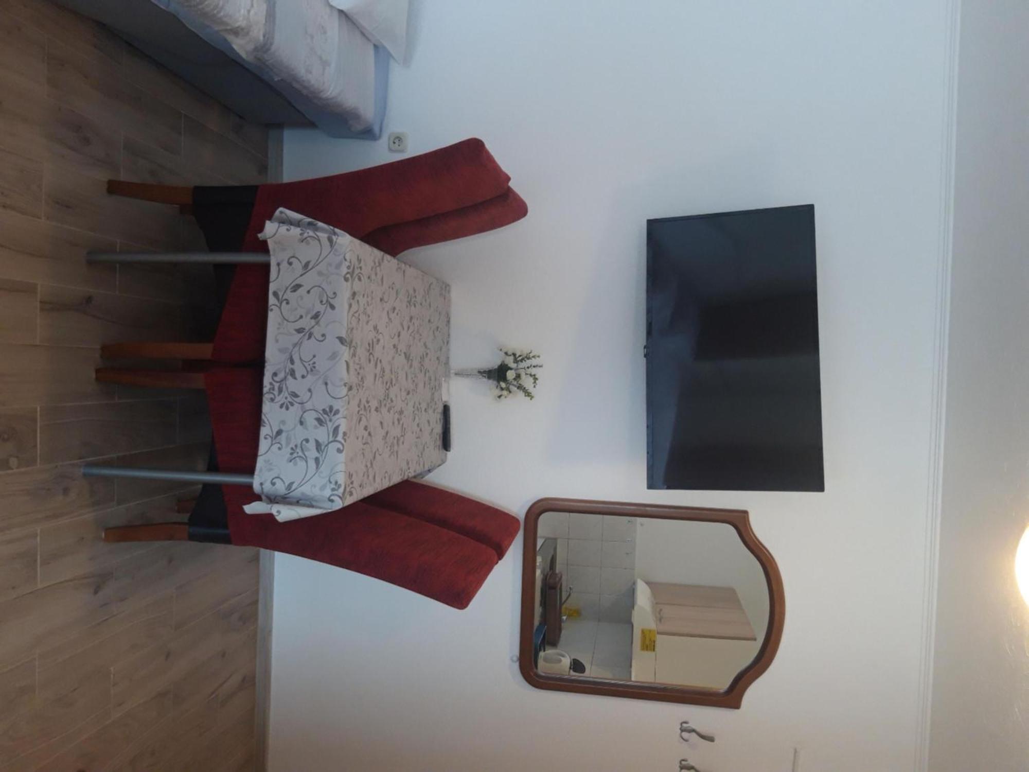 Rooms Nikola Tučepi Exteriör bild
