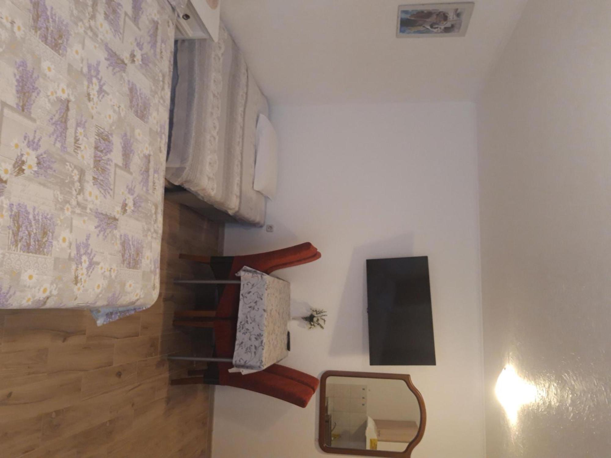 Rooms Nikola Tučepi Exteriör bild