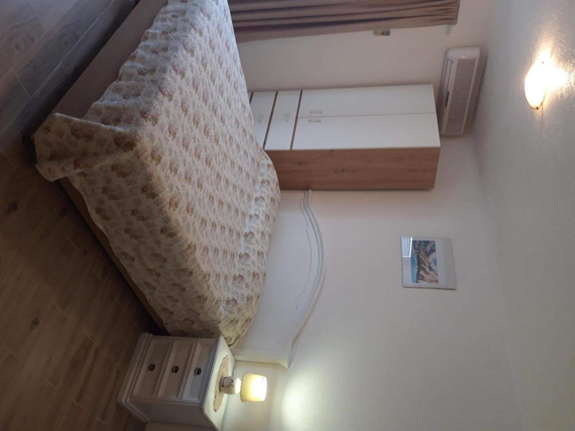 Rooms Nikola Tučepi Exteriör bild